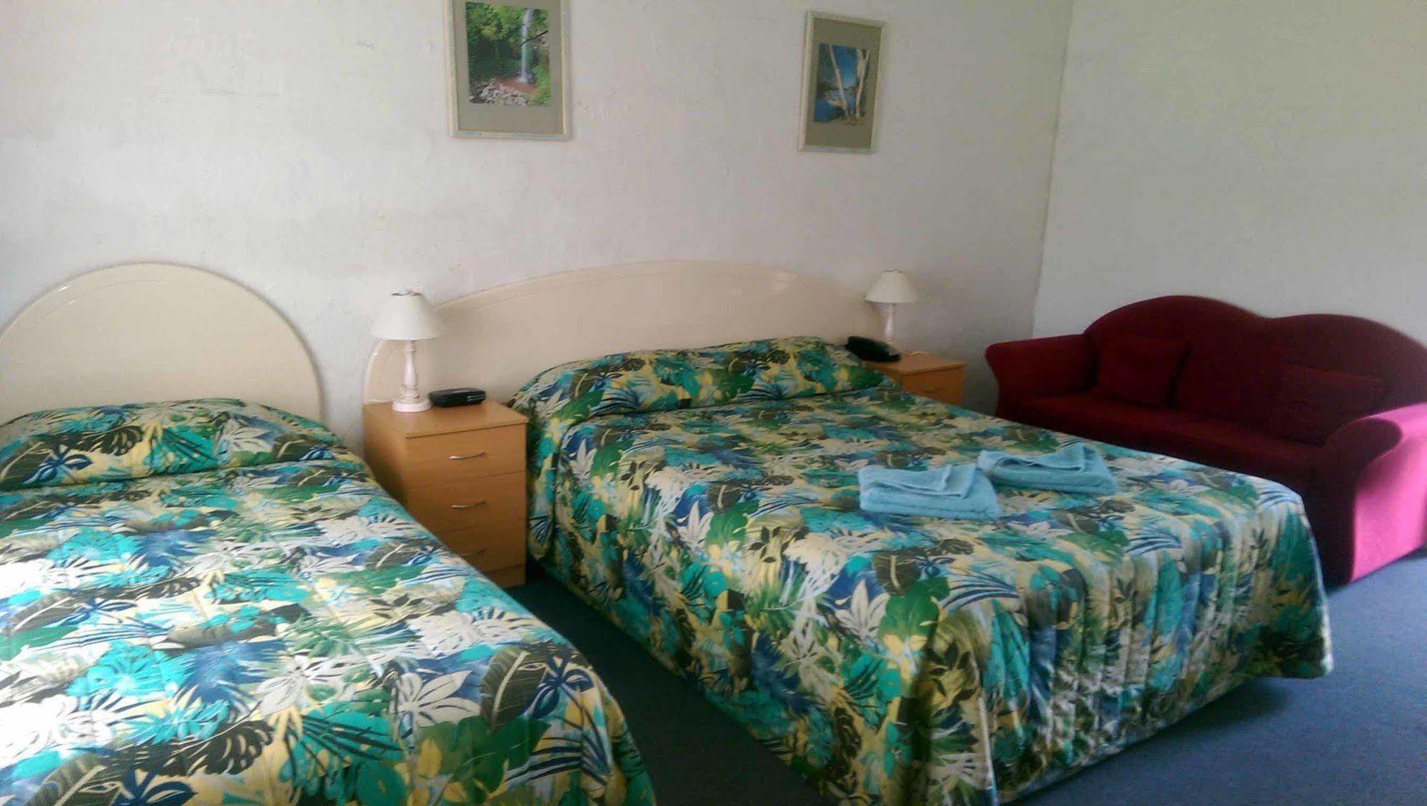 The Nambucca Motel Намбакка-Хедс Экстерьер фото