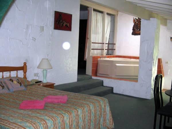 The Nambucca Motel Намбакка-Хедс Экстерьер фото